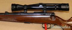 Carabina Anschutz 1422 Cal. 22LR Sportiva