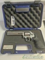 Smith & Wesson 357 magnum  .357 Super Magnum