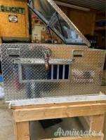 Nuovissima cuccia per cani Owens con 2 fori e vano superiore