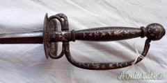 Spadino del 1700 in acciaio ageminato in argento.