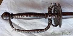 Spadino del 1700 in acciaio ageminato in argento.