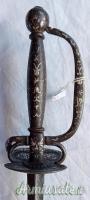 Spadino del 1700 in acciaio ageminato in argento.