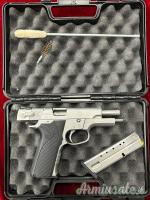 Smith & Wesson 4006 .40 S&W