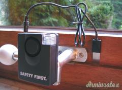 SAFETY FIRST Allarme Antiscippo + Flashlight
