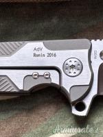 Andre De Villiers knives