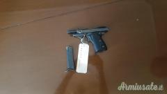Tripletta di armi - pistole e revolver