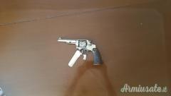 Tripletta di armi - pistole e revolver