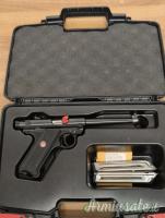 Ruger | Sturm MARK IV .22 LR Long Rifle, SPLENDIDA PISTOLA COMPLETA DI VALIGETTA E DOPPIO CARICATORE