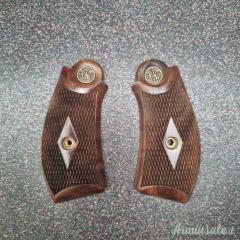 S&W Guance in Legno N Round Legacy Walnut Checkered with Bronze Medalions