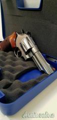 Smith & Wesson 629 .44 Remington Magnum