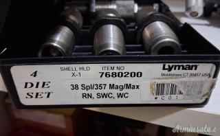 Dosatore Lyman N.55 e bilancino meccanico Hornady.