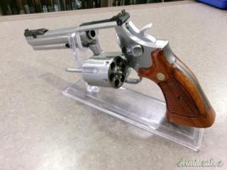 SMITH & WESSON 686-3 SILHOUETTE CAL 357 MAG  RIF ARMIUS_6623  V462