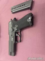 SIG-Sauer P220 9x23mm Steyr