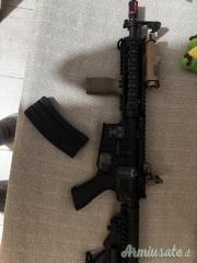 SET COMPLETO SOFTAIR (M4,BERETTA,PROTEZIONI,CASCO E 500 PALLINI CIRCA E TUTTO CIO CHE SI VEDE