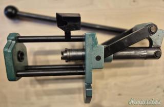 Cedo pressa RCBS mod. Ammomaster , dedicata ai calibri magnum, 338LM e 50 BMG