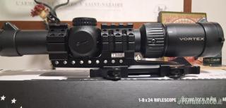 Vortex Strike Eagle 1 - 8x24 SFP con cantilever UTG