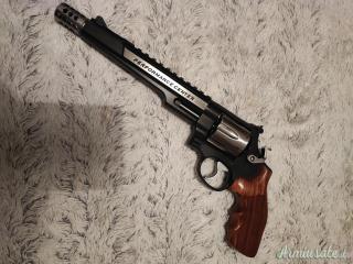 Smith & Wesson 629 Hunter  -  Custom Sport  -  in  44 Remington Magnum