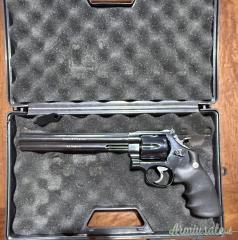 Smith & Wesson 29 classic .44 Remington Magnum