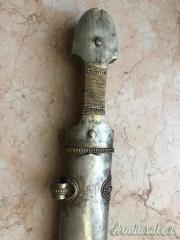 Kindjal russo firmato Abauragim lama larga impugnatura e fodero dorati con inseri in argento.....