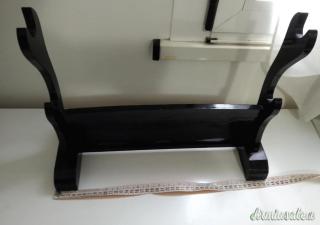 Set Katana + Wakizashi decorativi con impugnatura in rattan e supporto – Ottimo stato