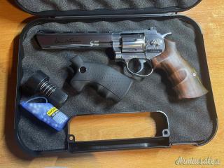 DAN WESSON 6