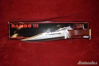 Coltello Rambo III con fodero in cuoio.