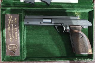 Pistola Bernardelli P.010, cal. 22 LR + 2 caricatori 3 scatola orginale