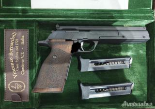 Pistola Bernardelli P.010, cal. 22 LR + 2 caricatori 3 scatola orginale