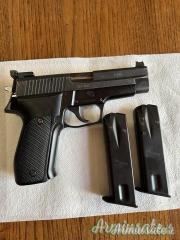 SIG-Sauer P226 9x21mm IMI