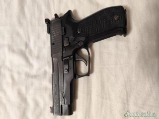 SIG-Sauer P226 9x21mm IMI