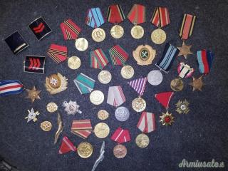 Medaglie / mostrine / onoreficenze militari