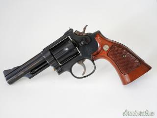 Smith & Wesson 19-5 .357 Magnum con corredo