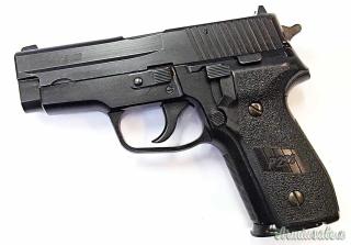 SIG-Sauer P228 9x21mm IMI