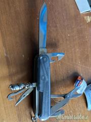 COLTELLO MULTIUSO VOYAGER NERO