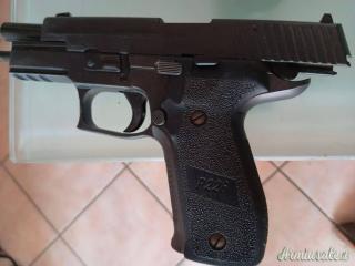 SIG-Sauer P226 9x21mm IMI