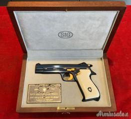 SIG P 210 COMMEMORATIVA