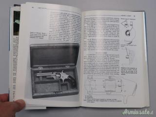 Libro sulla storia delle armi Smith & Wesson