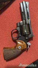 Colt Python royal blue  .357 AutoMag