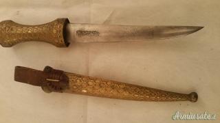 Coltello arabo importante e antico