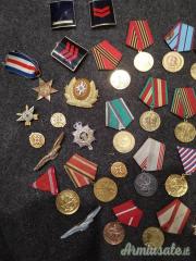 Medaglie / mostrine / onoreficenze militari