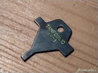 Accessori ricambi webley luger beretta colt smith bernardelli glock hp sig