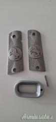 GUANCETTE E MINIGONNA PER 1911