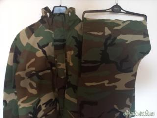 completo impermeabile mimetica con giacca imbottita e pantaloni con bretelle. taglia 54-56