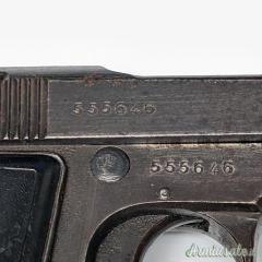 Pistola semi-automatica storica Beretta, modello 35 (Anno 1944), punzone, calibro 7,65