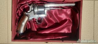 Revolver a spillo