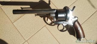 Revolver a spillo