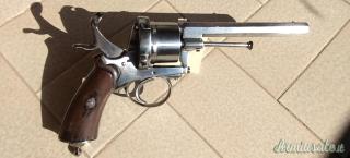 Revolver a spillo