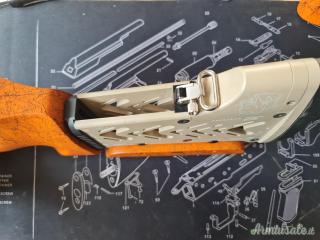 Calcio per Carabina Browning MK3 regolabile mai usato con due naselli.