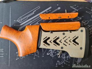 Calcio per Carabina Browning MK3 regolabile mai usato con due naselli.