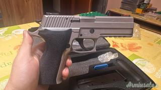 SIG-Sauer P226 9x21mm IMI